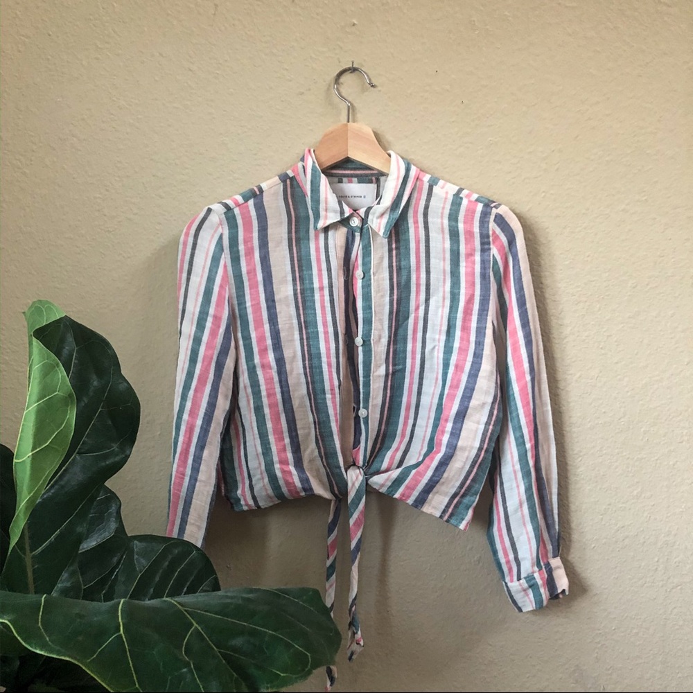 HOST PICK: cropped tie front beachy top